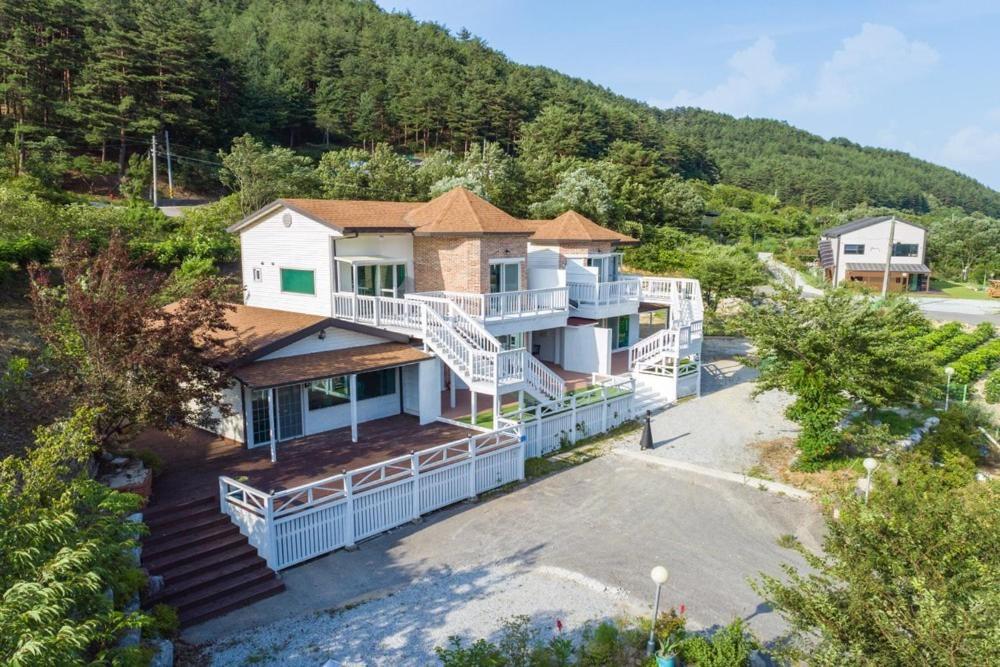 Gangneung Chunja Yeoinsook Hotel Luaran gambar